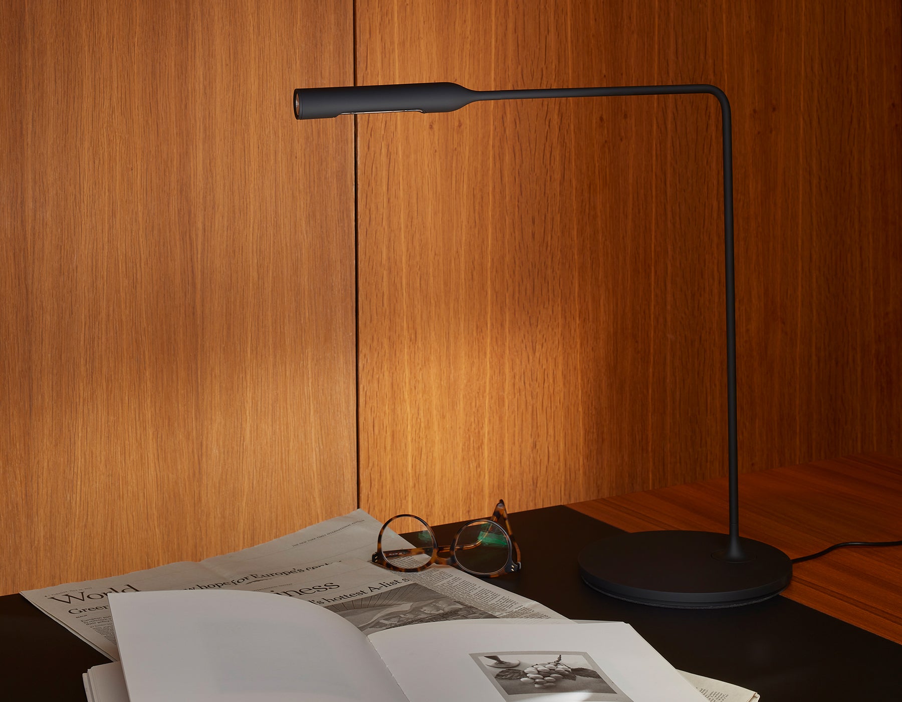 Flo Desk Lamp - Lumina