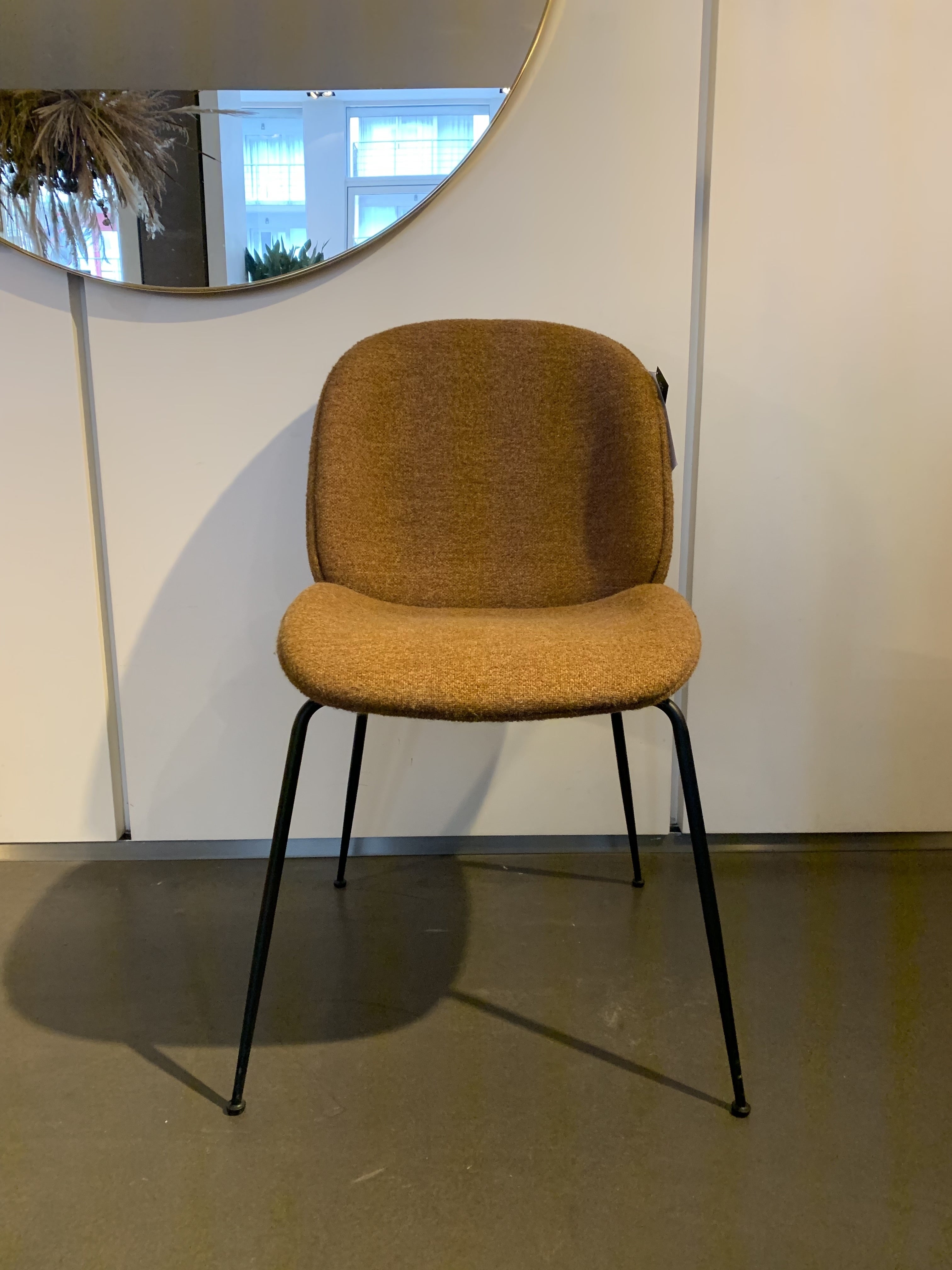 Beetle Chair - Gubi (Toonzaalmodel)